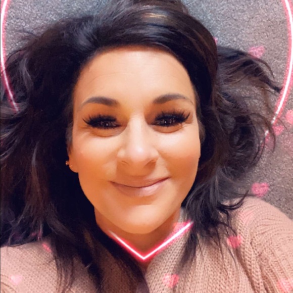 Meet your Posher, Patty - Picture 1 of 17